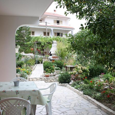 Apartments Sandra Palit Bagian luar foto