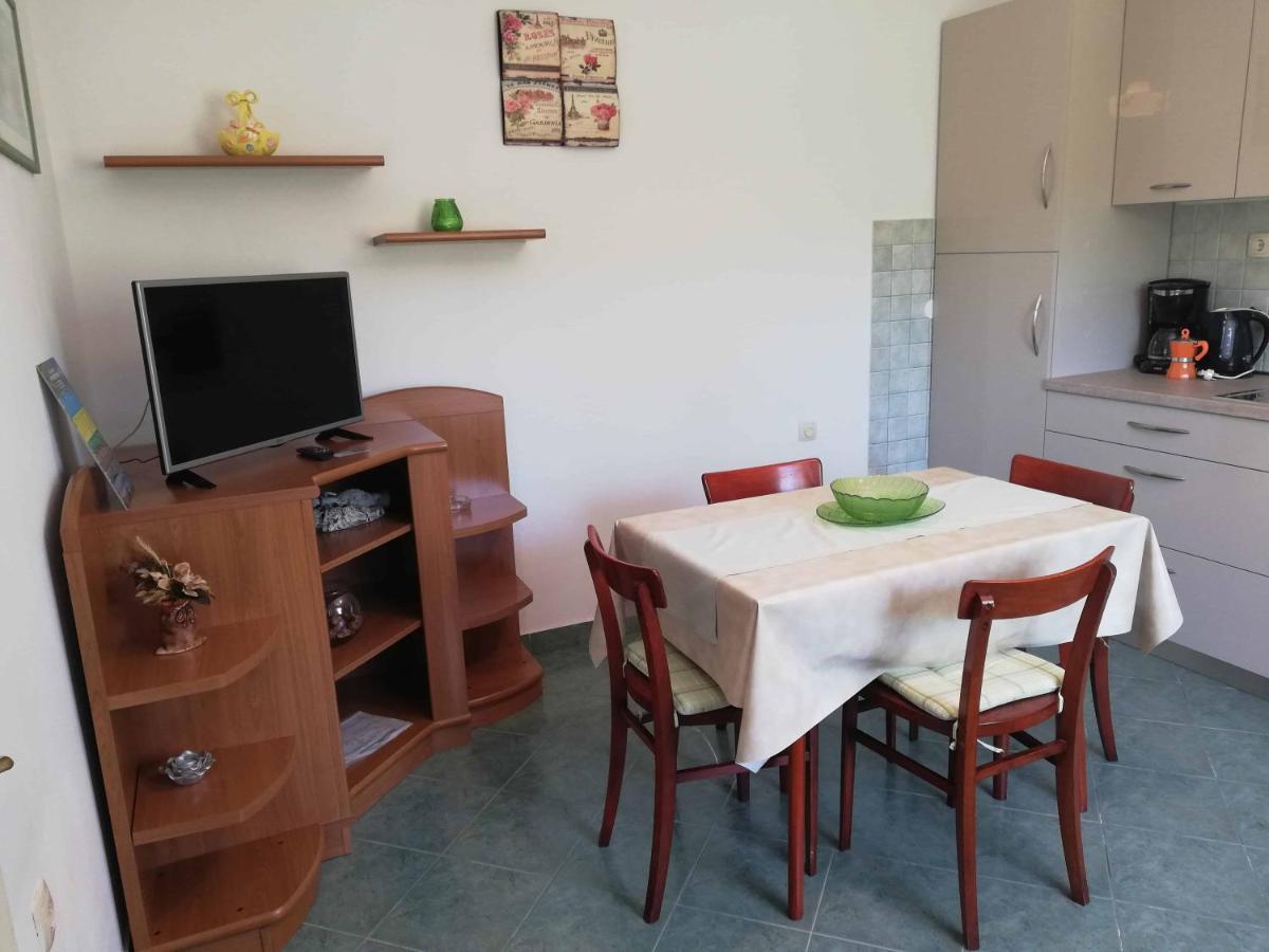 Apartments Sandra Palit Bagian luar foto