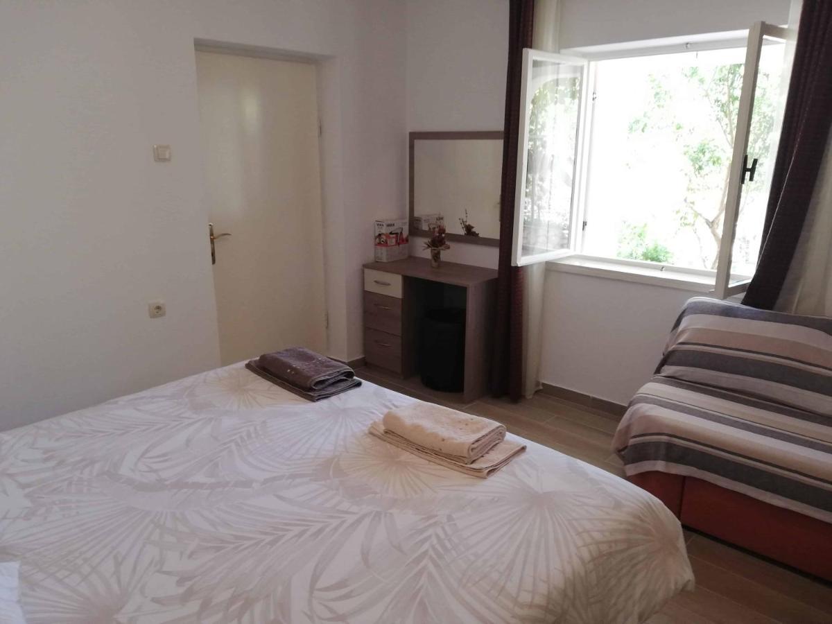 Apartments Sandra Palit Bagian luar foto