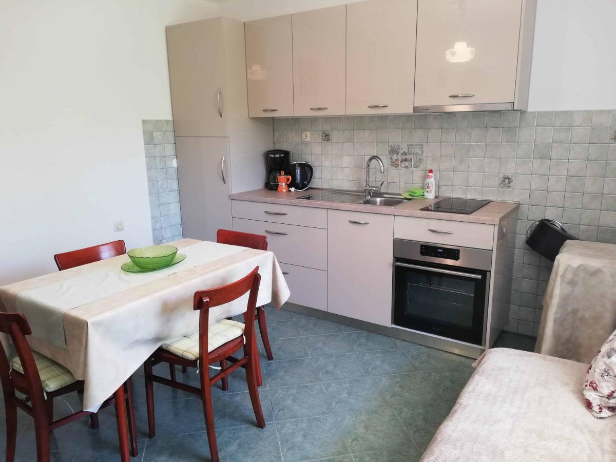 Apartments Sandra Palit Bagian luar foto