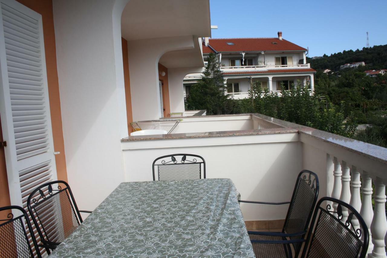 Apartments Sandra Palit Bagian luar foto