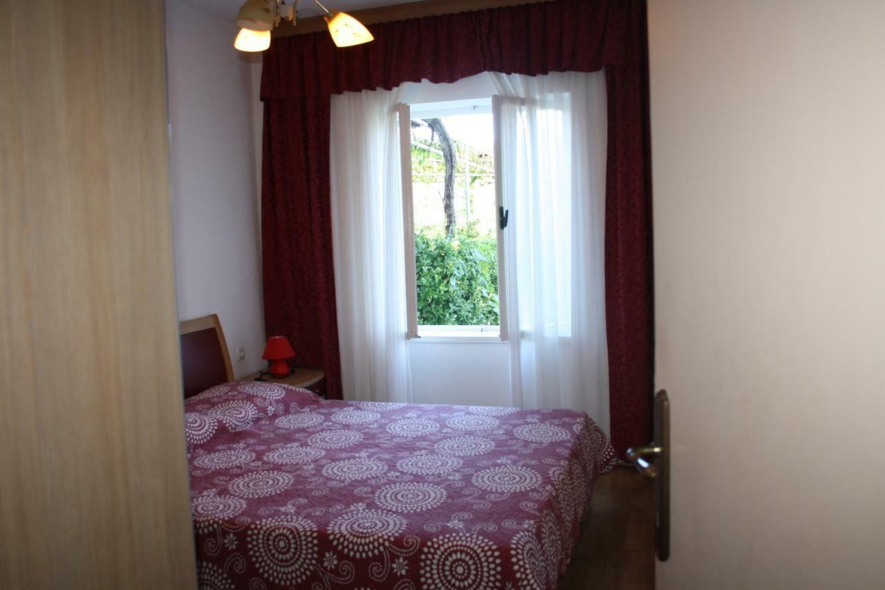 Apartments Sandra Palit Bagian luar foto
