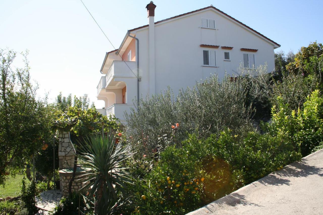 Apartments Sandra Palit Bagian luar foto